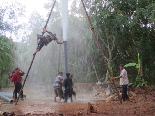 gieng khoan