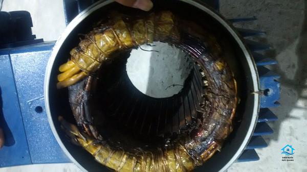 Máy bơm chập cháy khi hoạt động