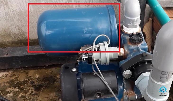 Biểu hiện cụ thể của máy bơm kêu to